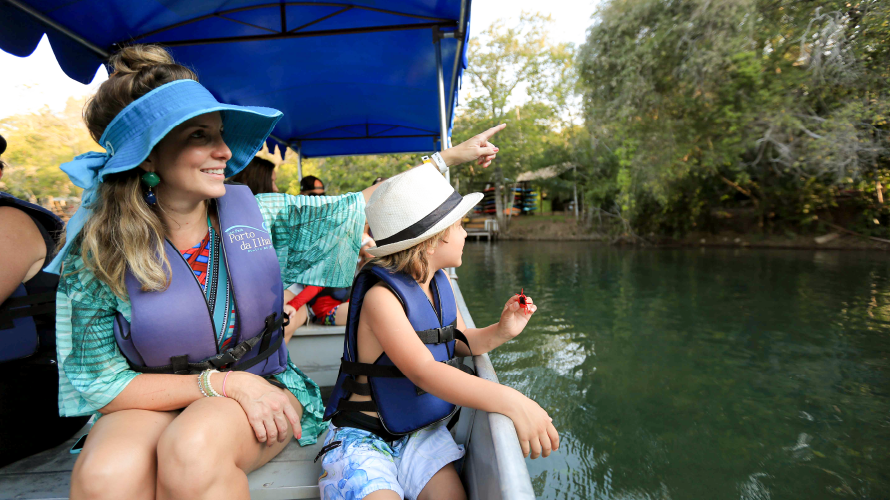 Eco Park Porto da Ilha - Barco Elétrico — Bonito MS Brazil ecotourism tour photo 3